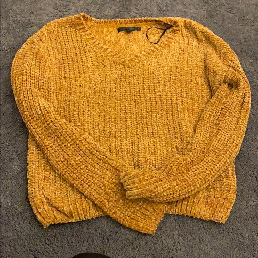 mustard yellow sweater